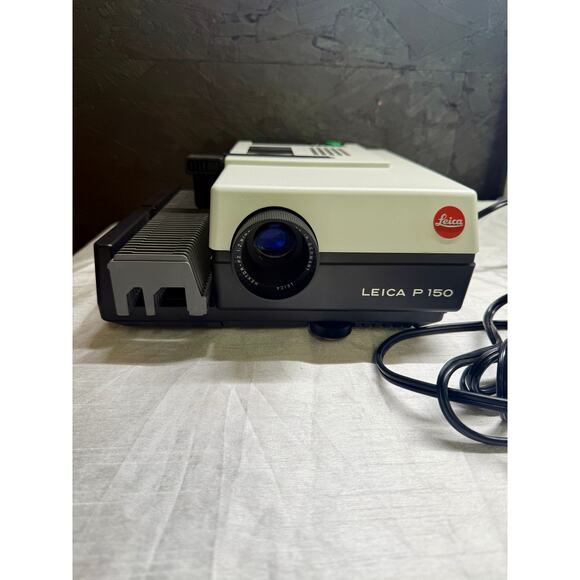Leica Pradovit POneFifty Slide Projector w/Tray and Lens Works ThriryFivemm - Picture 1 of 6